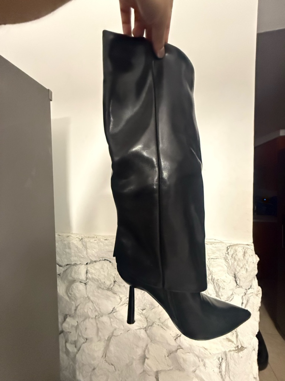 Women's Black Knee-High Stiletto Boots